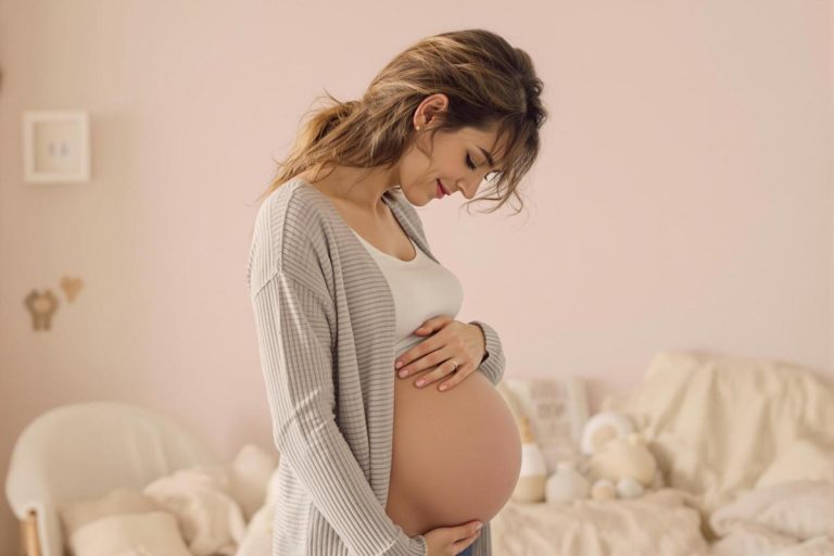 Grossesse douleur poitrine qui disparaît : faut-il s'inquiéter ?